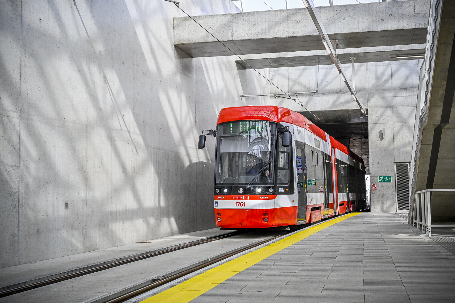 tramvaj 45T v tunelu